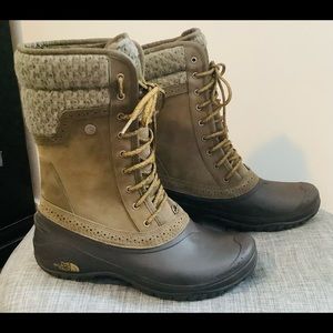 NWT Women’s The North Face Shellista II Mid insulated boot